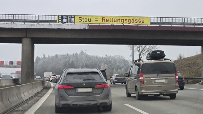 Rettungsgasse op de autobahn.